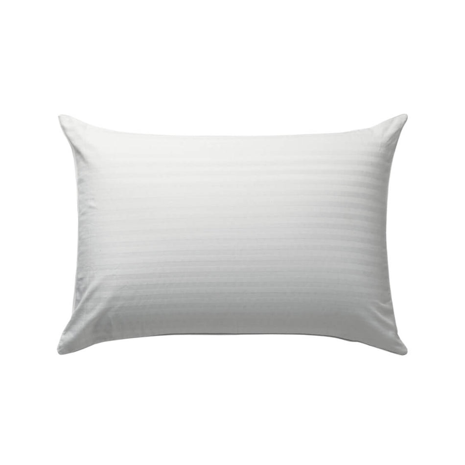 Logan & Mason Deluxe Natural Latex Pincore Standard Pillow