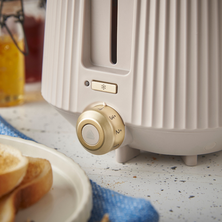 Russell Hobbs Bronte Stone toaster control dial close-up
