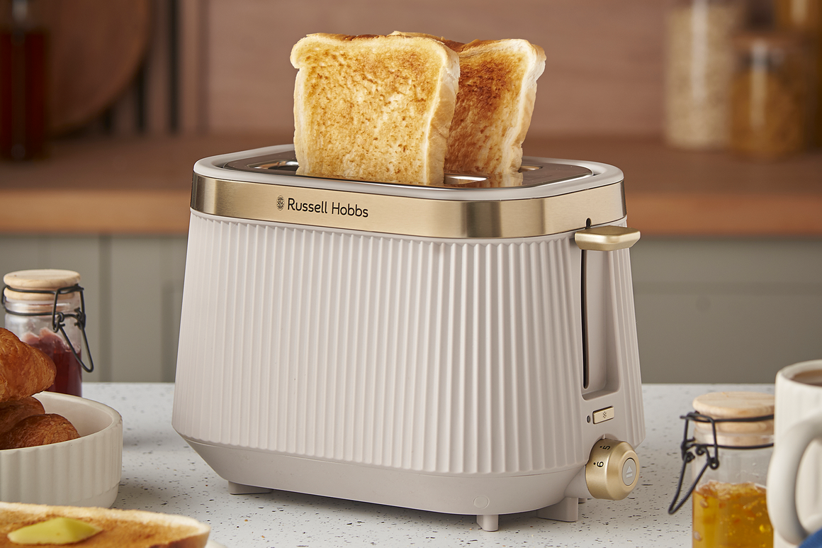Russell Hobbs Bronte Stone toaster with toast lifestyle
