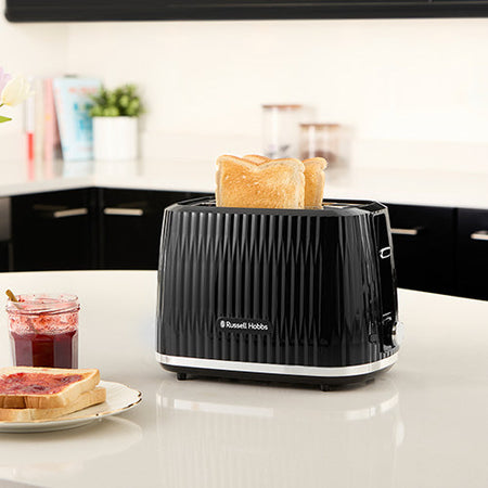 Russell Hobbs Eden black toaster lifestyle photo