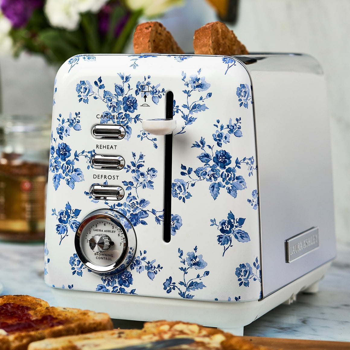 Laura Ashley China Rose 2 Slice Toaster LAT2CR – lifestyle angle
