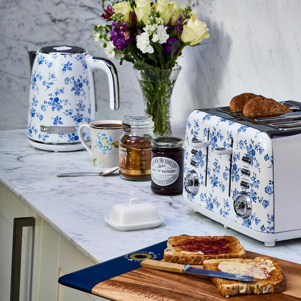 Laura Ashley China Rose 4 Slice Toaster LAT4CR – matching kettle